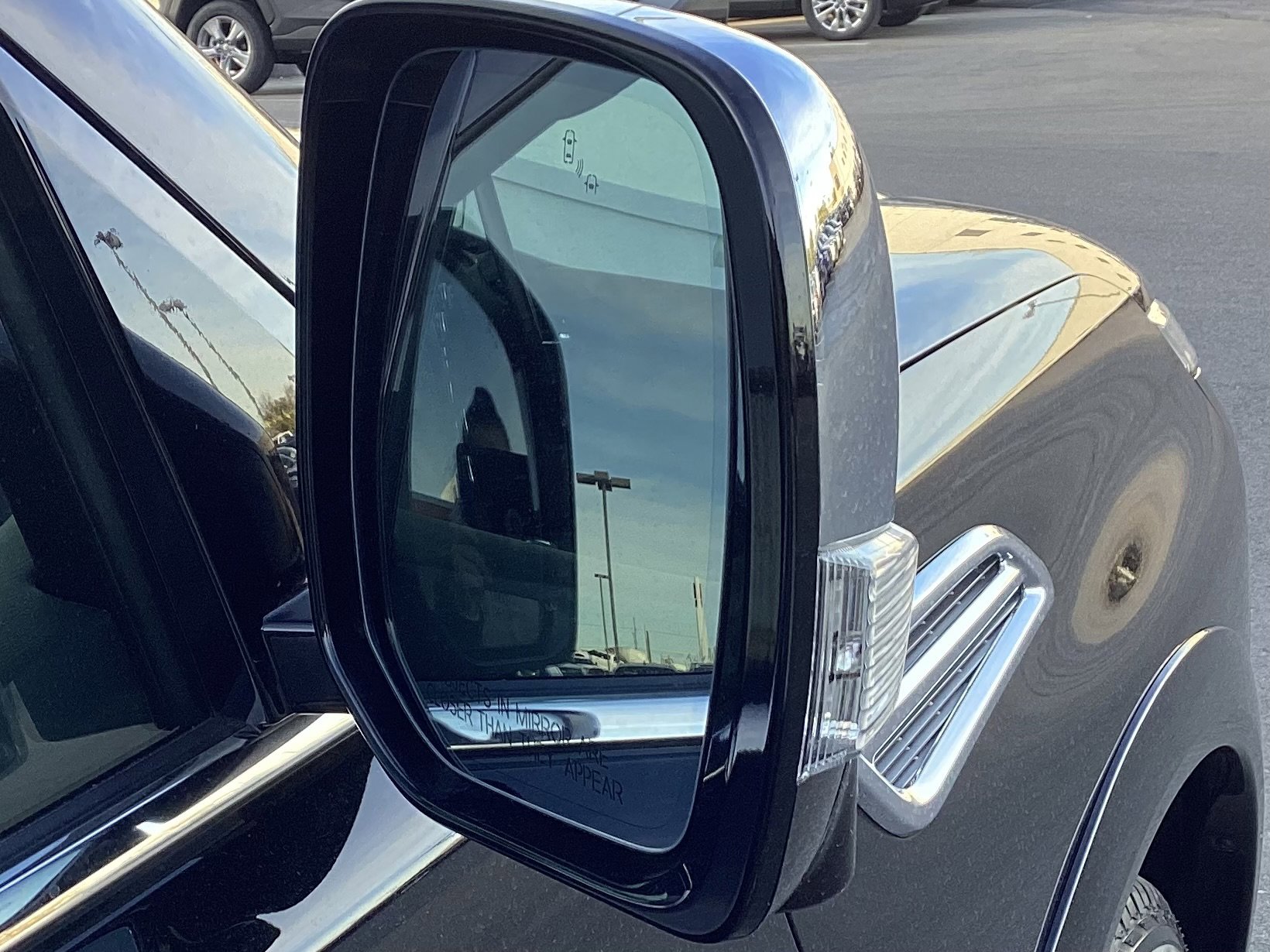 Used 2024 Nissan Armada Platinum w/ Captain's Chairs Package image 21