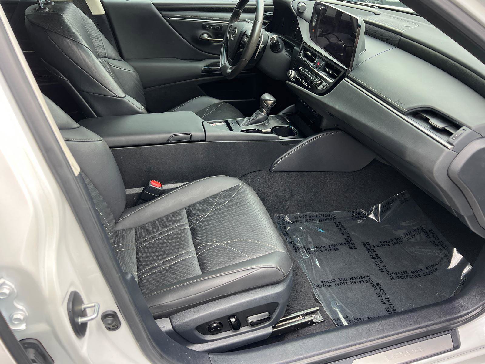 Used 2024 Lexus ES 350 w/ Technology Package image 14