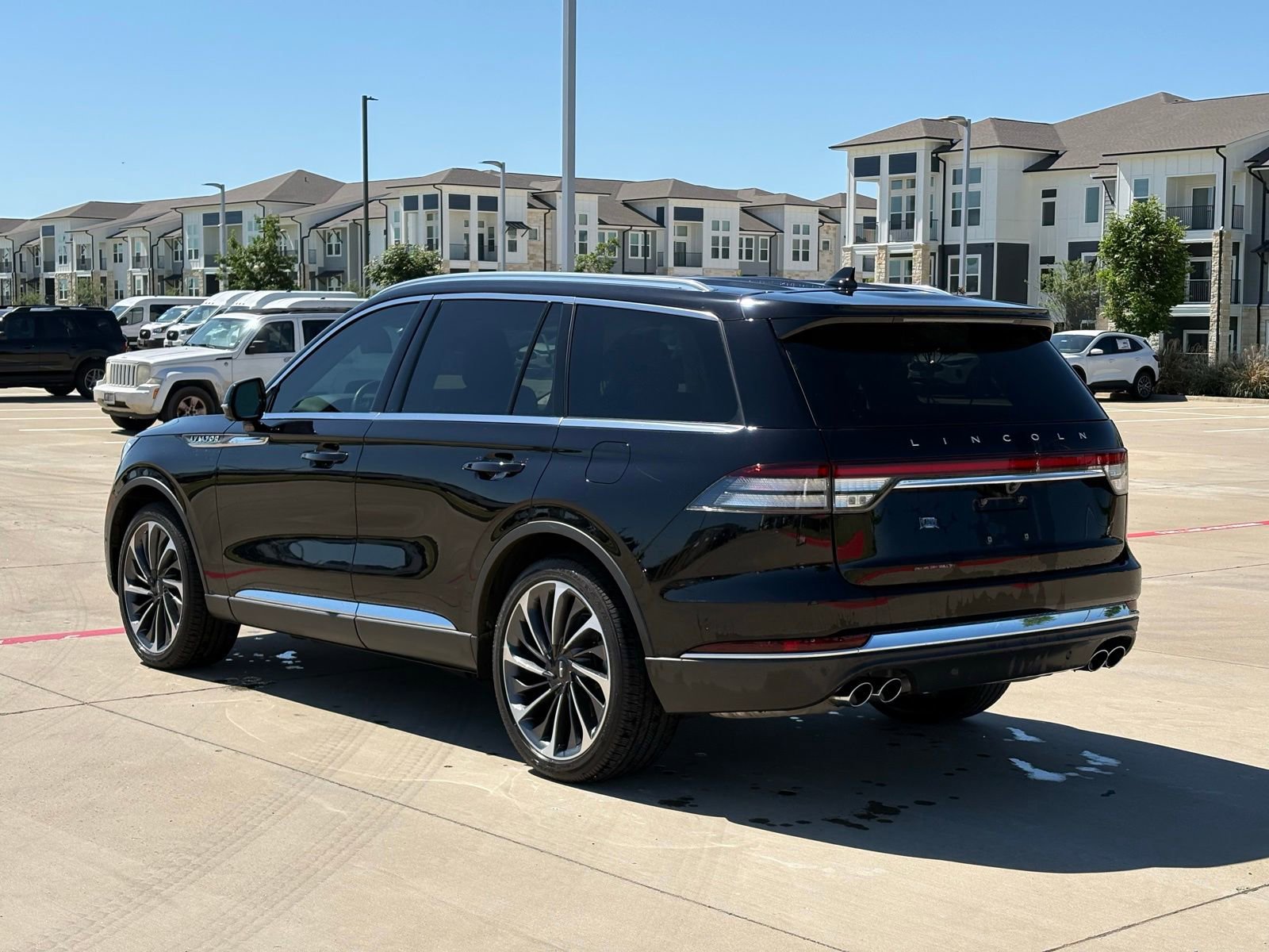Used 2024 Lincoln Aviator Reserve w/ Equipment Group 201A RWD image 5