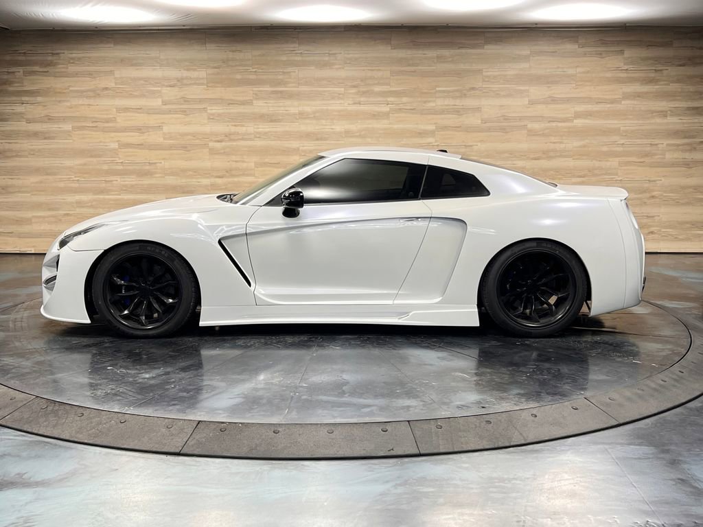 Used 2010 Nissan GT-R Premium AWD/4WD image 16