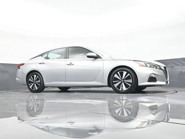 Used 2022 Nissan Altima 2.5 SV FWD image 49