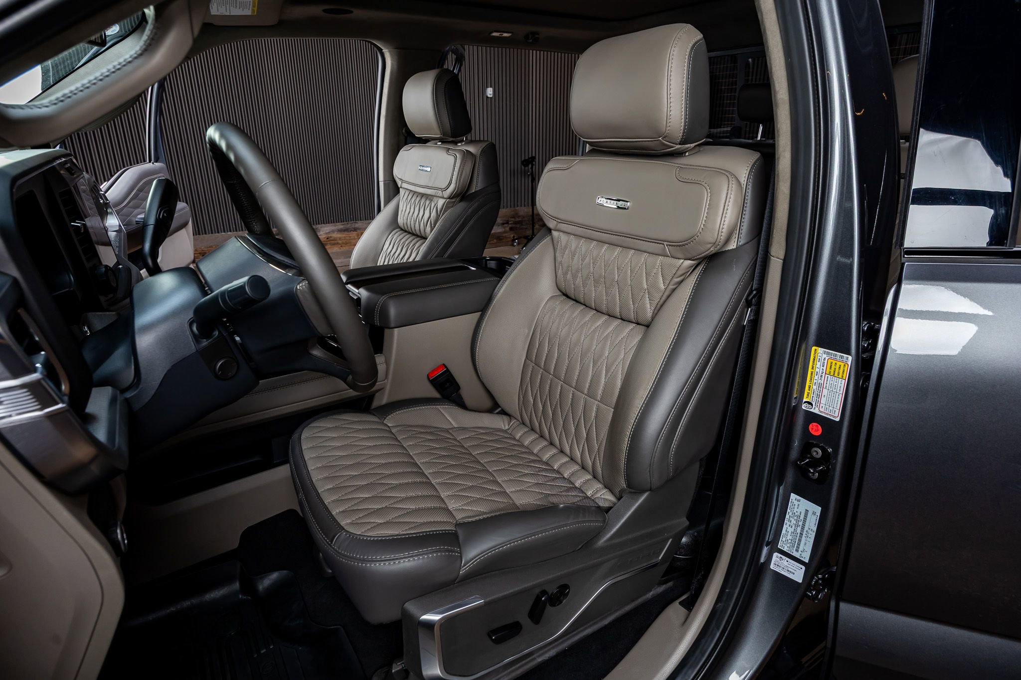 Used 2026 Ford F450 Platinum w/ Platinum Plus Package image 26
