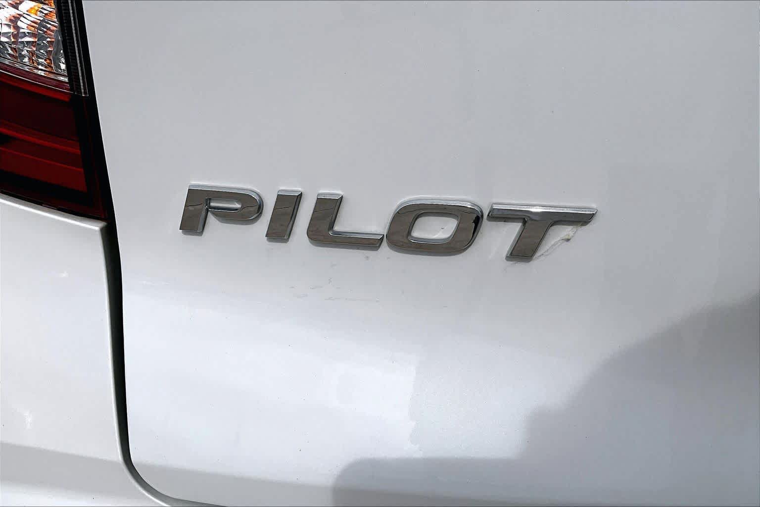 Used 2022 Honda Pilot Touring image 10