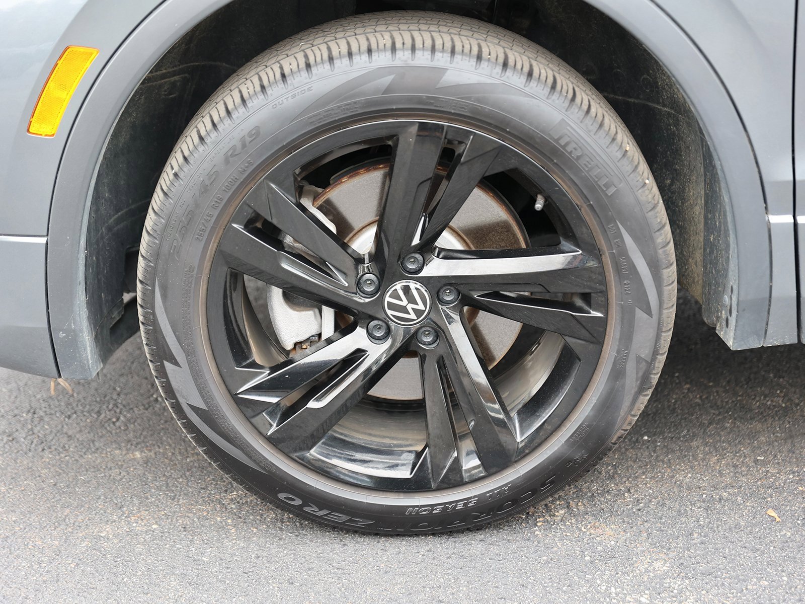 Used 2024 Volkswagen Tiguan SE R-Line image 11