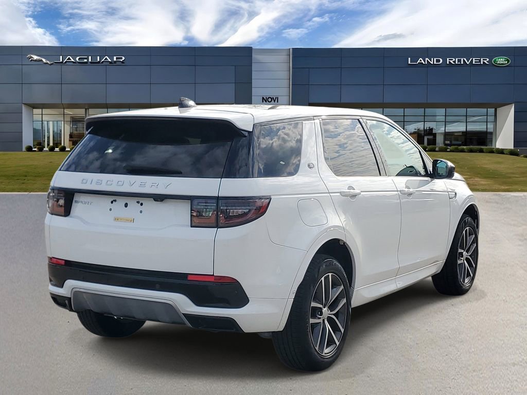 Used 2025 Land Rover Discovery Sport S image 4