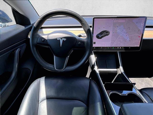 Used 2020 Tesla Model 3 Standard Range Plus image 7