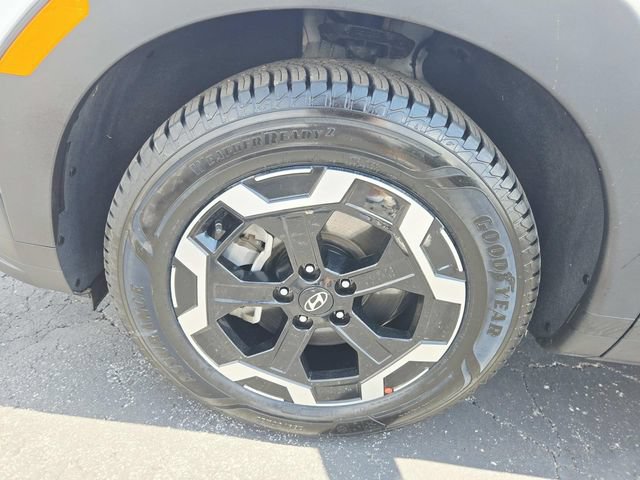 Used 2025 Hyundai Santa Fe SE FWD image 16