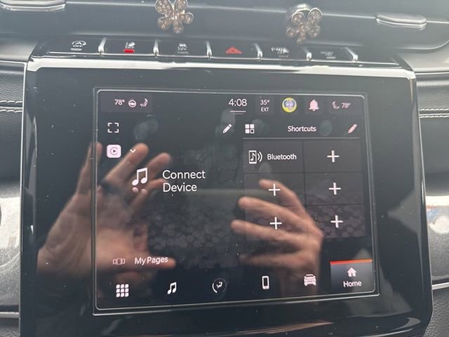 Used 2022 Jeep Grand Cherokee Altitude image 9