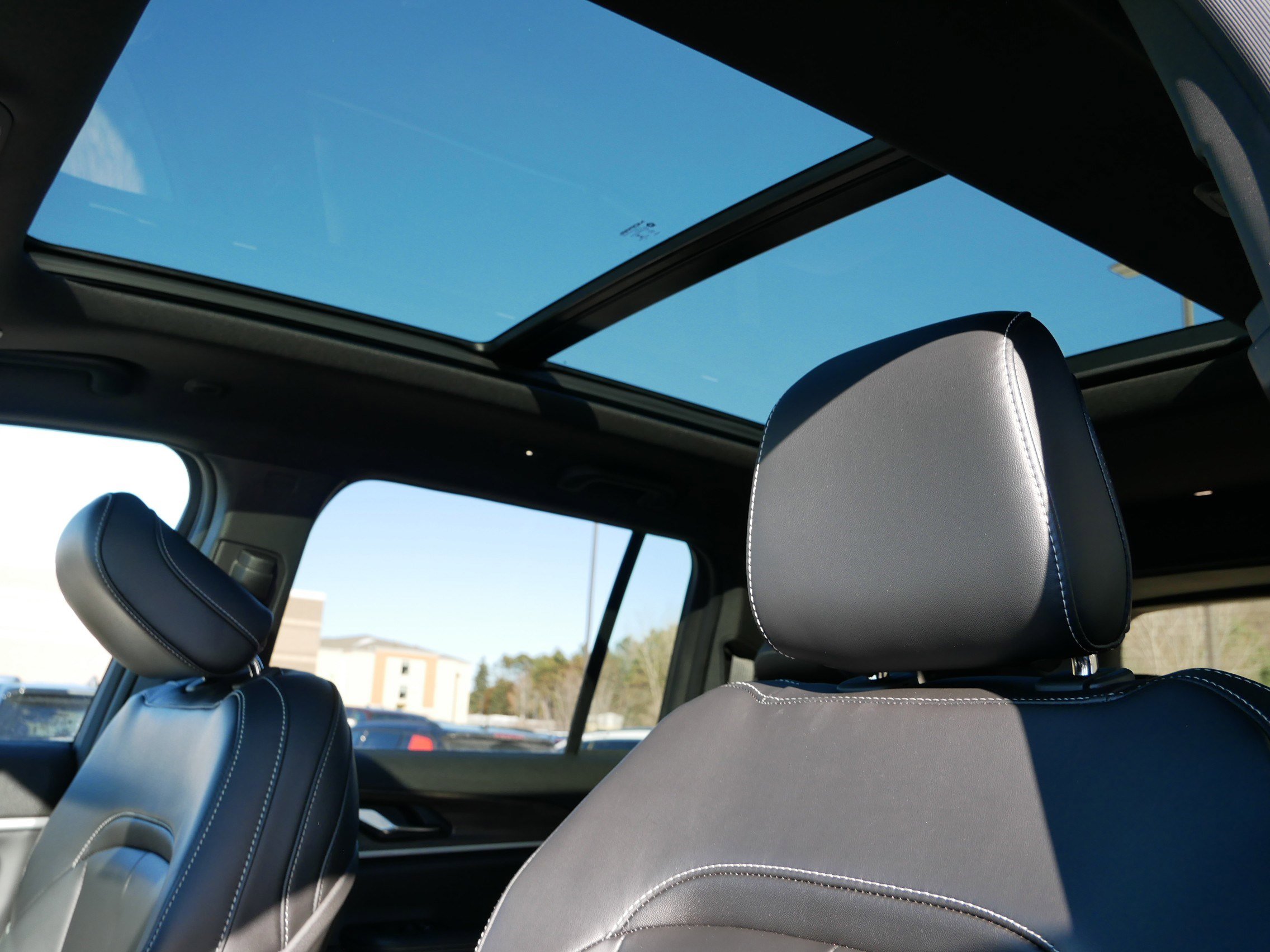 New 2026 Jeep Grand Cherokee Limited w/ Limited Altitude Package image 14