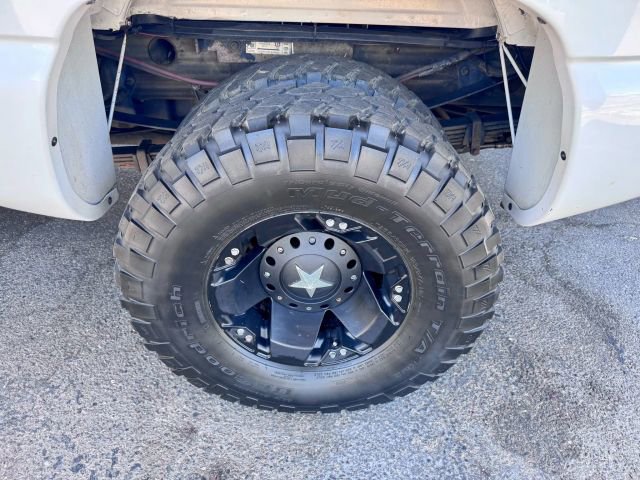 Used 2007 GMC Sierra 3500 SLT w/ Heavy-Duty Power Package image 29