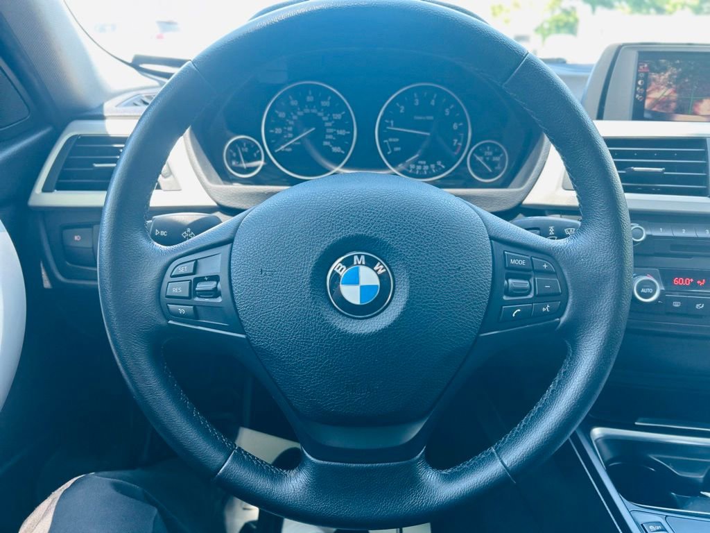 Used 2015 BMW 320i Sedan RWD image 31