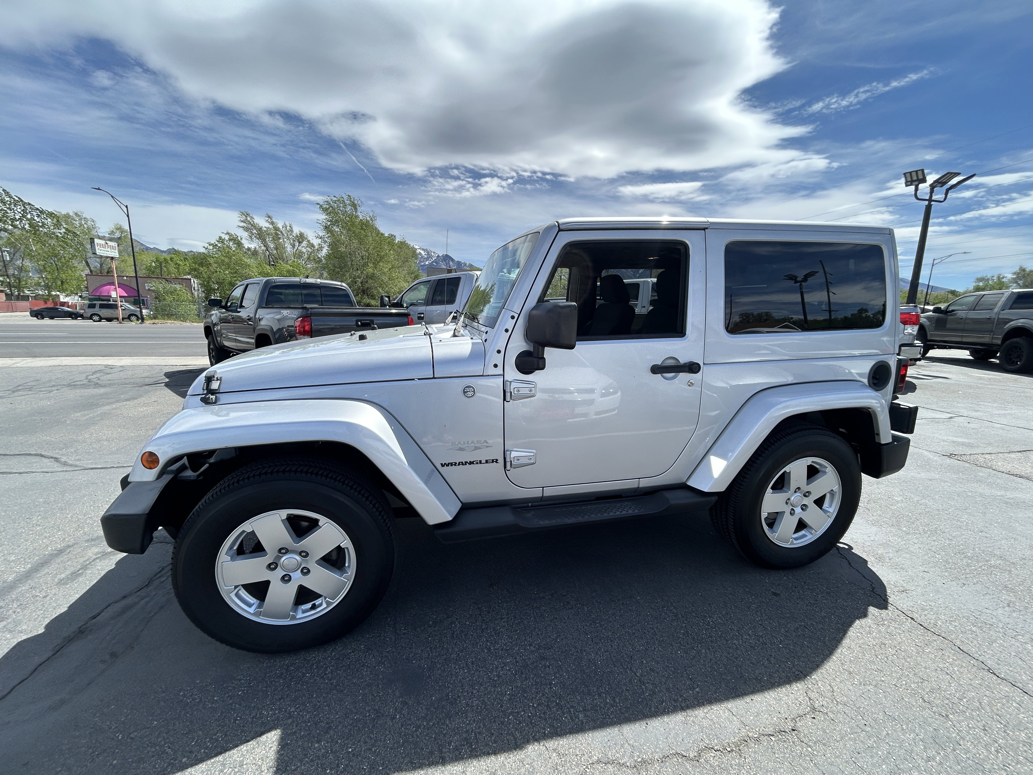 Used 2011 Jeep Wrangler Sahara w/ Connectivity Group image 4