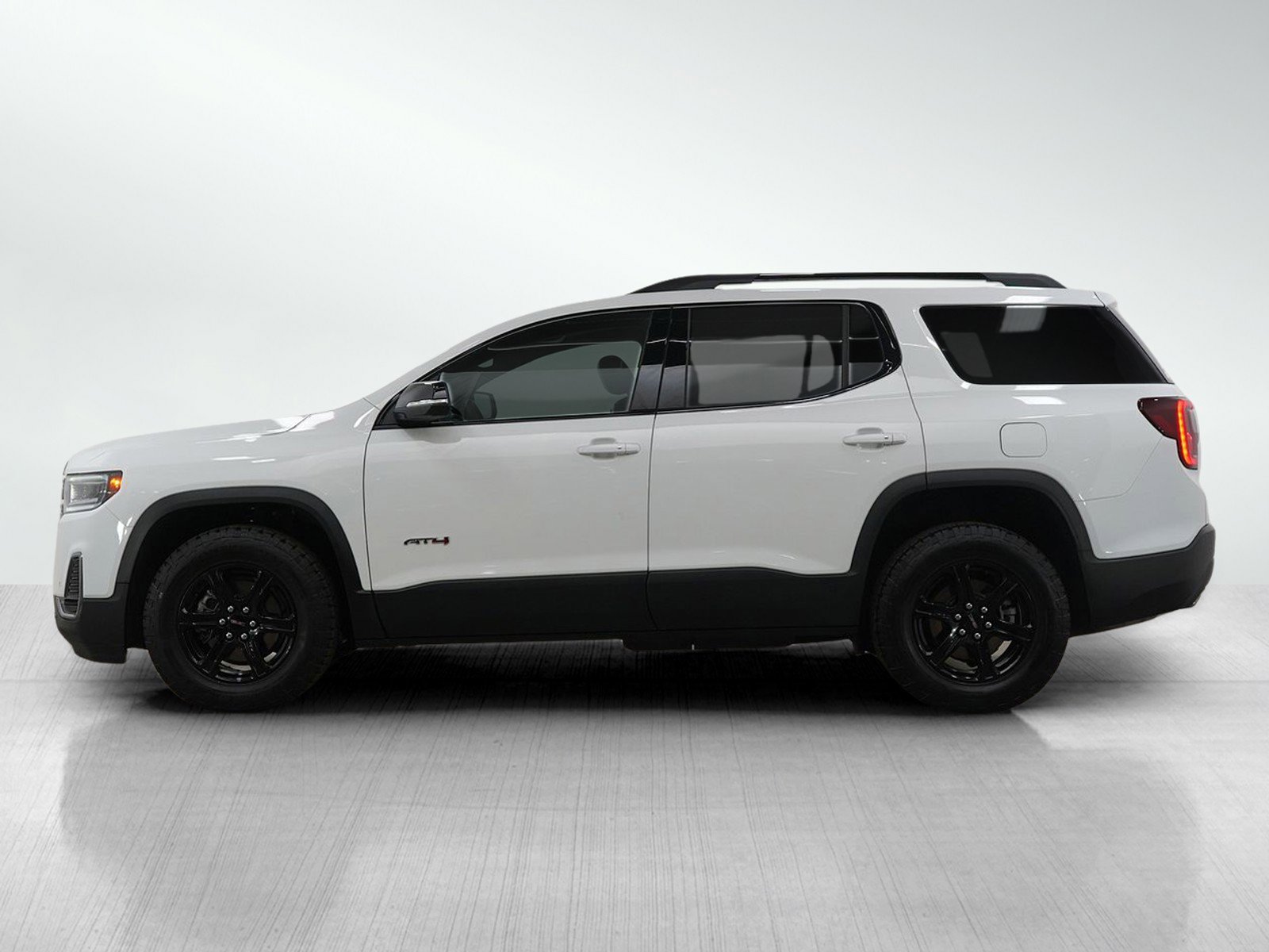 Used 2023 GMC Acadia AT4 w/ Technology Package image 2