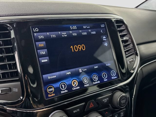 Used 2019 Jeep Grand Cherokee Limited AWD/4WD image 15