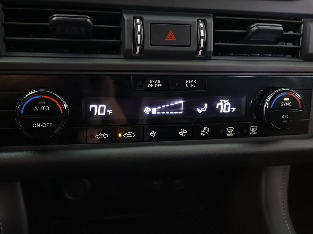 Used 2023 Nissan Pathfinder S image 45