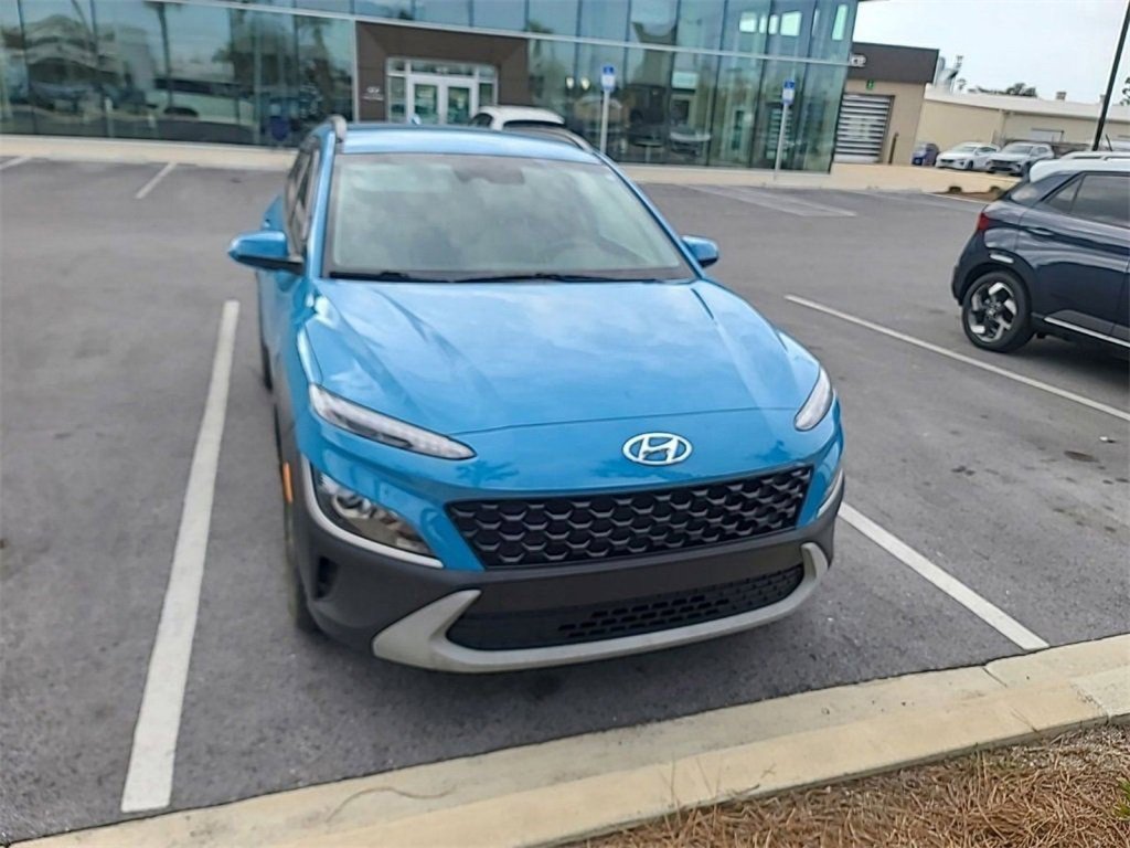 Used 2023 Hyundai Kona SEL w/ Winter Weather Package image 22