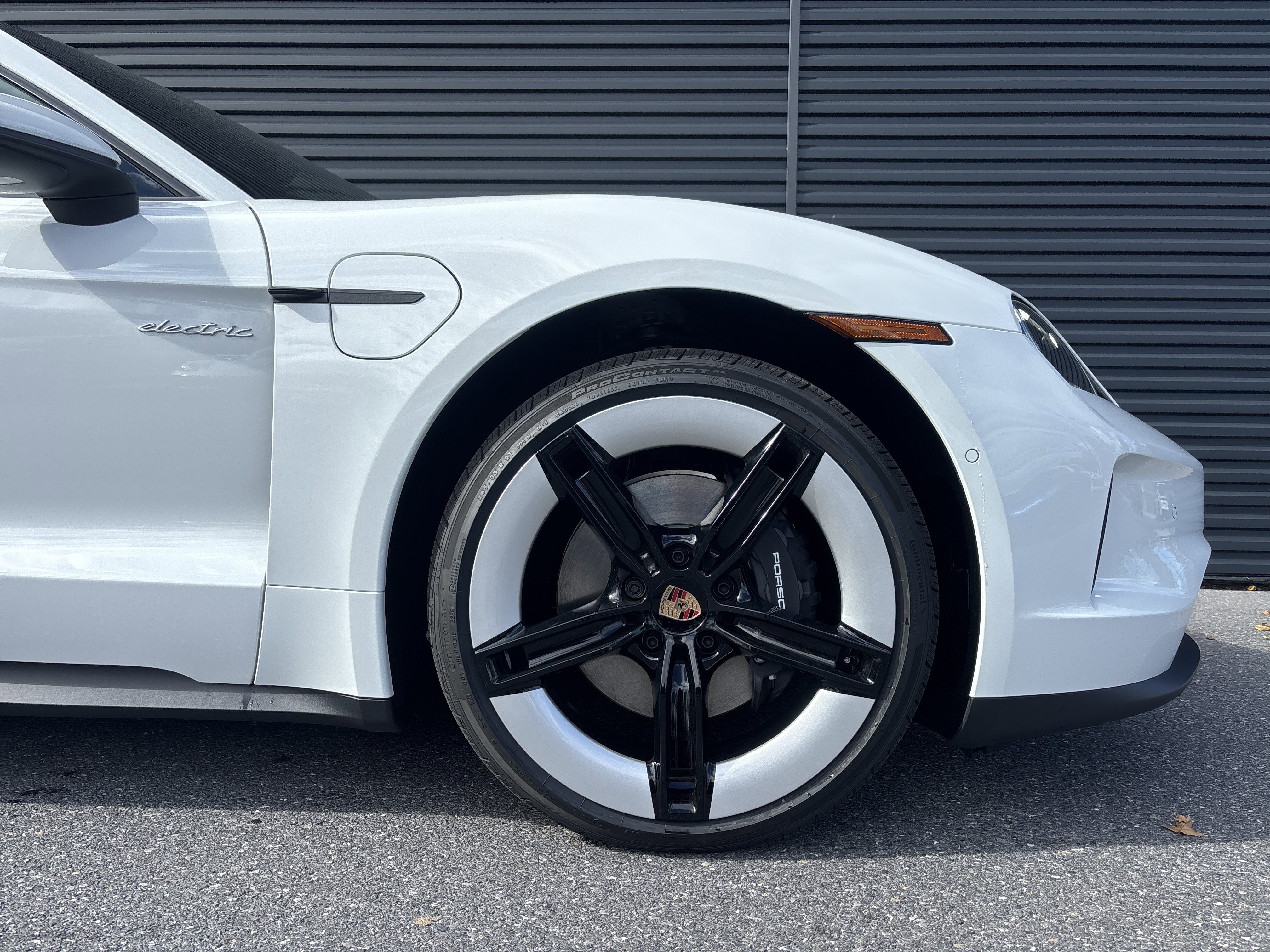 New 2026 Porsche Taycan image 9