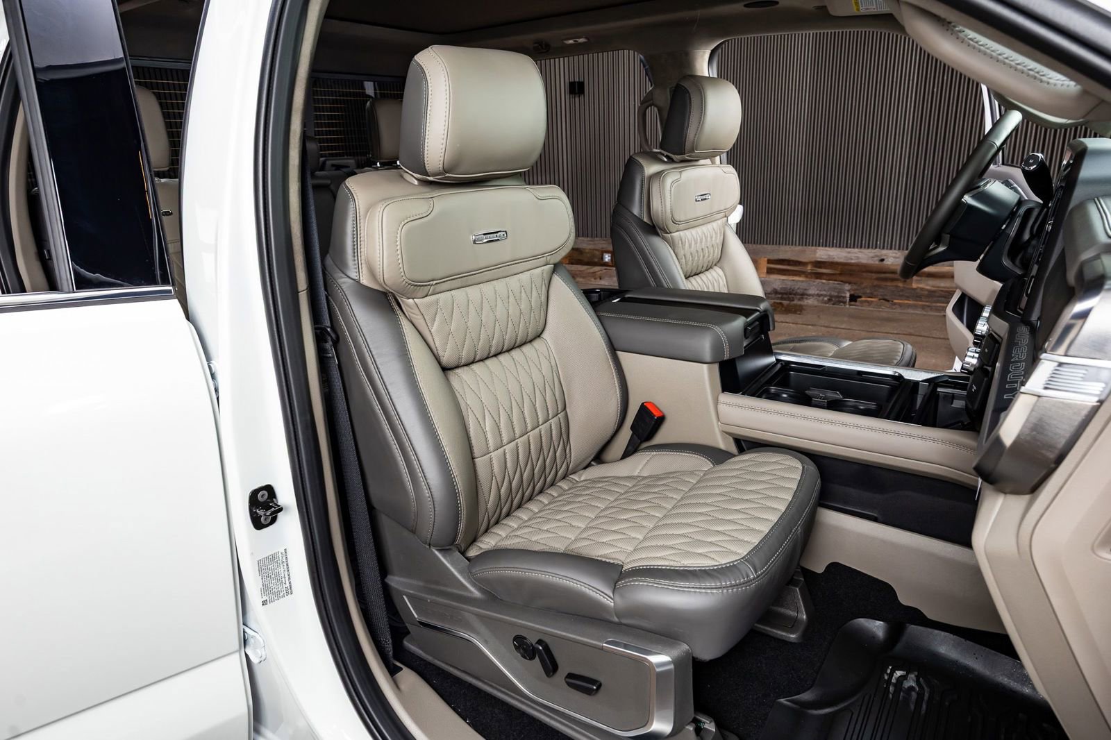 Used 2026 Ford F450 Platinum w/ Platinum Plus Package image 30