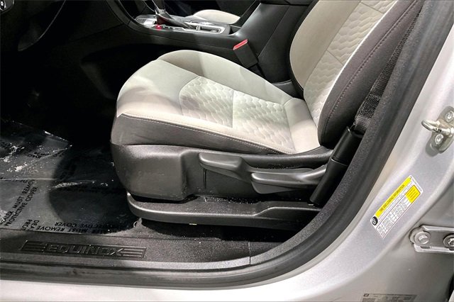 Used 2018 Chevrolet Equinox LS image 19