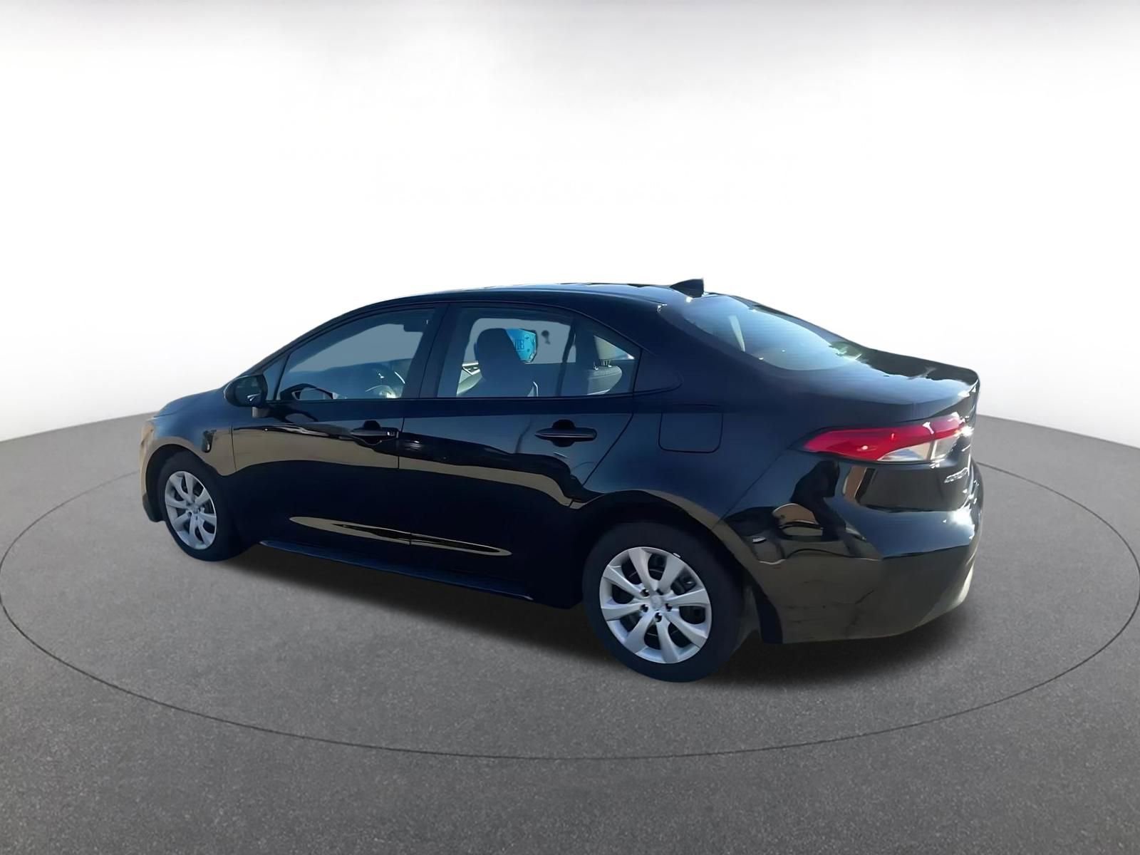 Used 2025 Toyota Corolla LE image 10