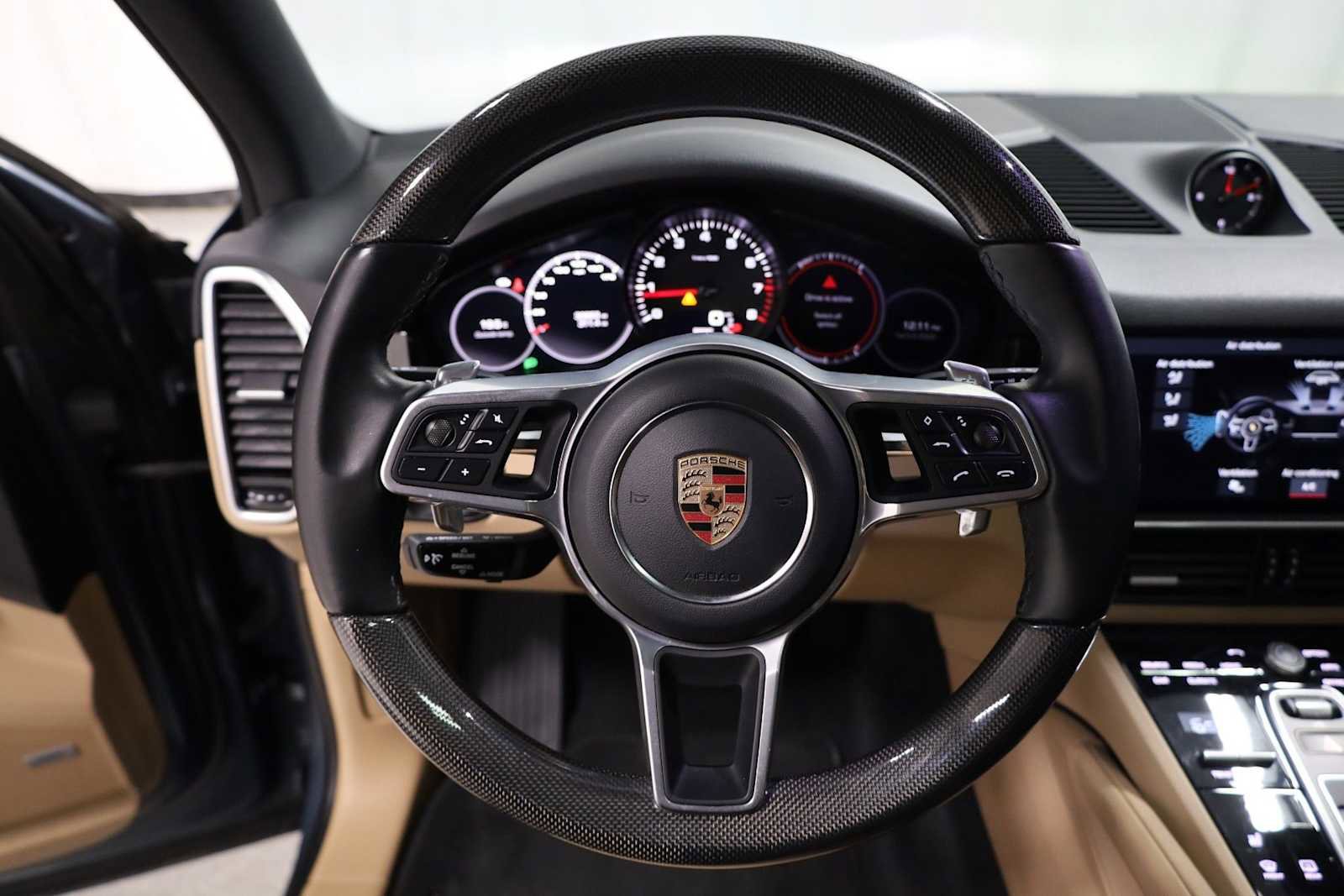 Used 2019 Porsche Cayenne AWD/4WD image 25