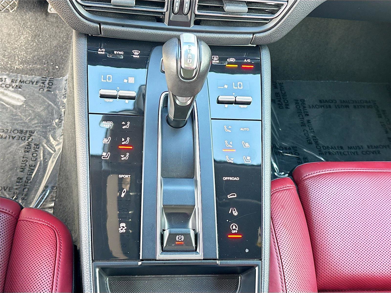 Used 2023 Porsche Macan S image 16