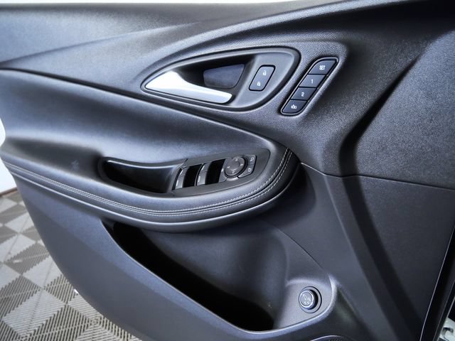 Used 2022 Buick Encore GX Essence w/ Experience Buick Package AWD/4WD image 29