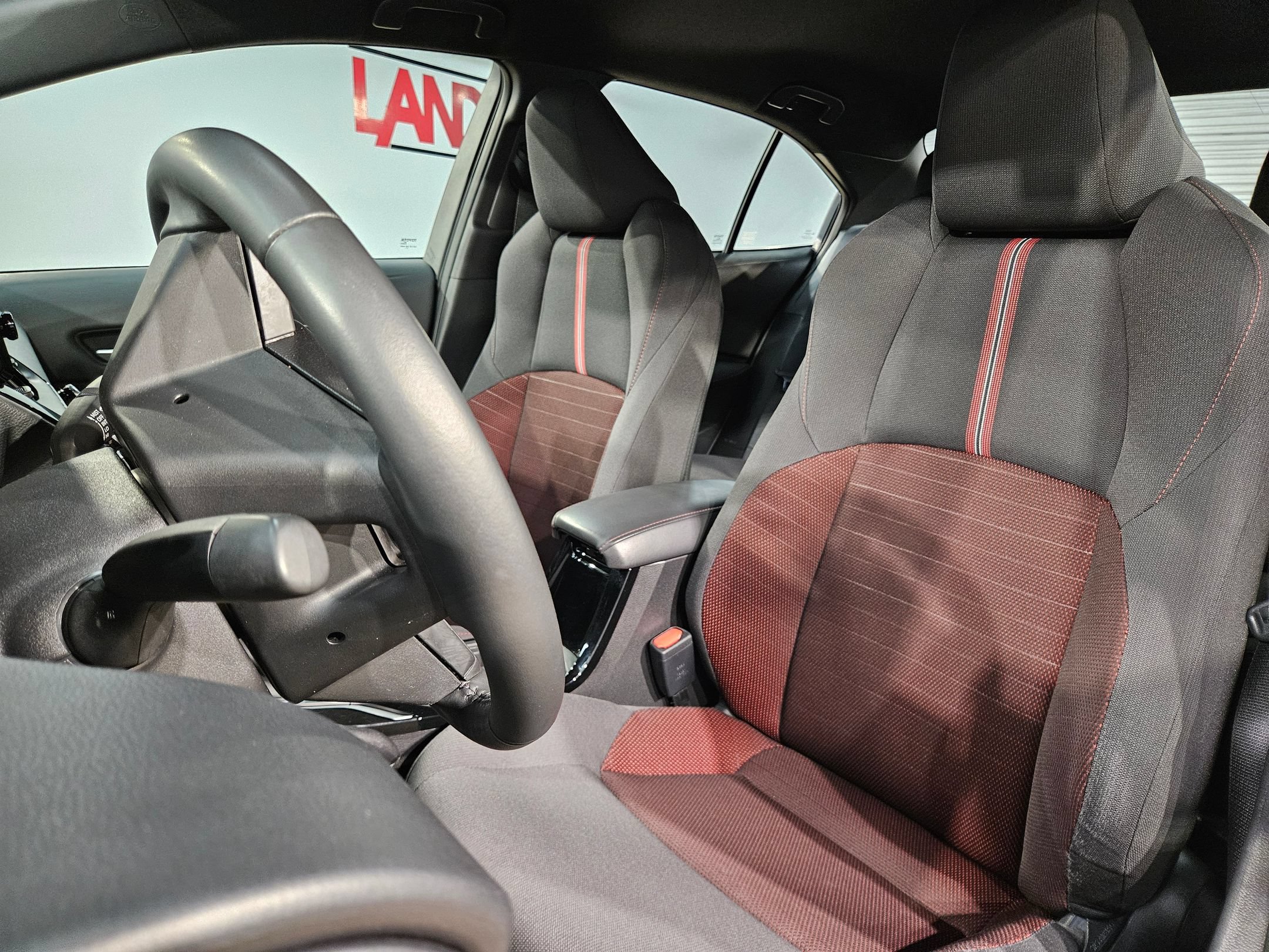 Used 2025 Toyota Corolla SE FWD image 23