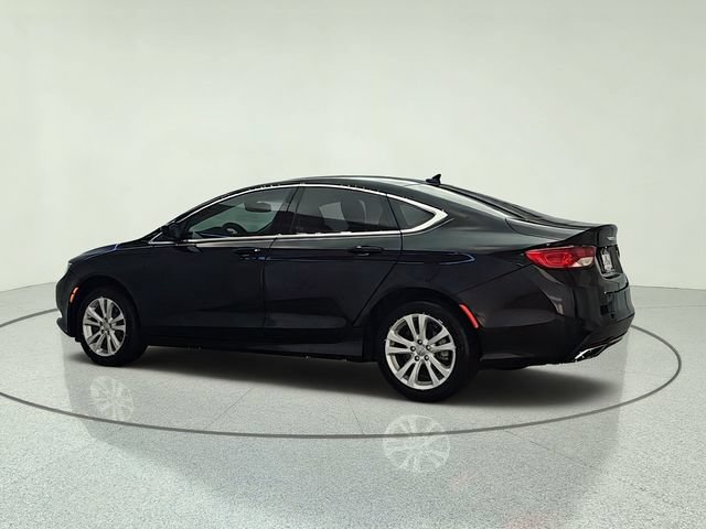 Used 2016 Chrysler 200 Limited w/ Anniversary Edition FWD image 4