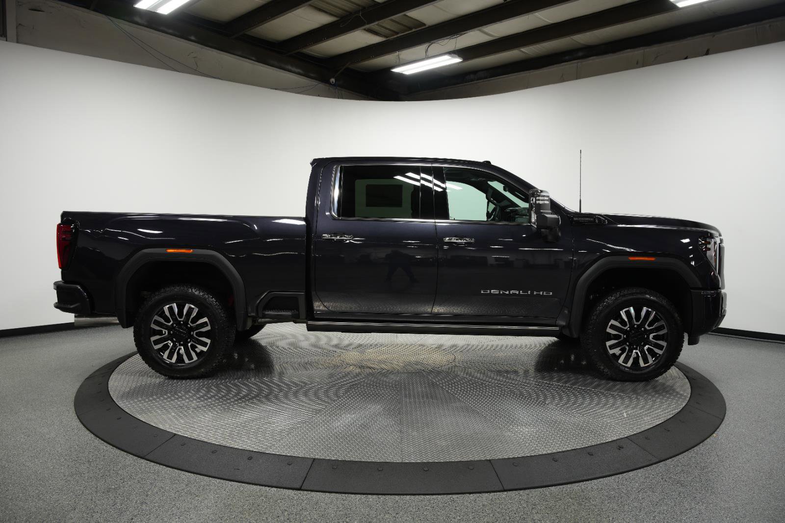 New 2026 GMC Sierra 2500 Denali Ultimate image 10