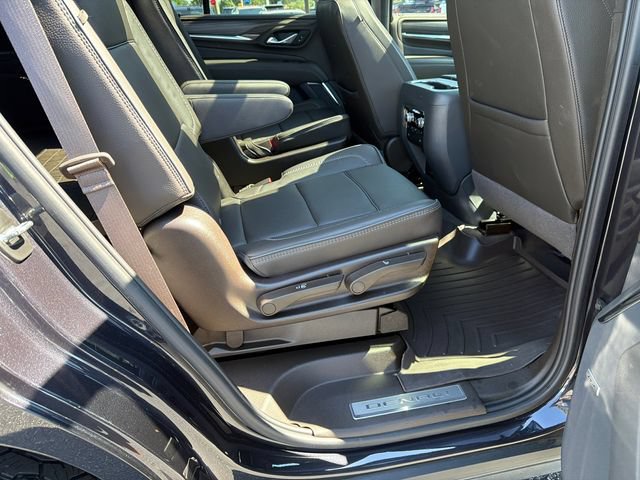 Used 2024 GMC Yukon Denali AWD/4WD image 15
