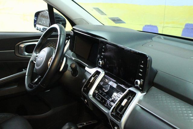 Used 2022 Kia Sorento SX image 10