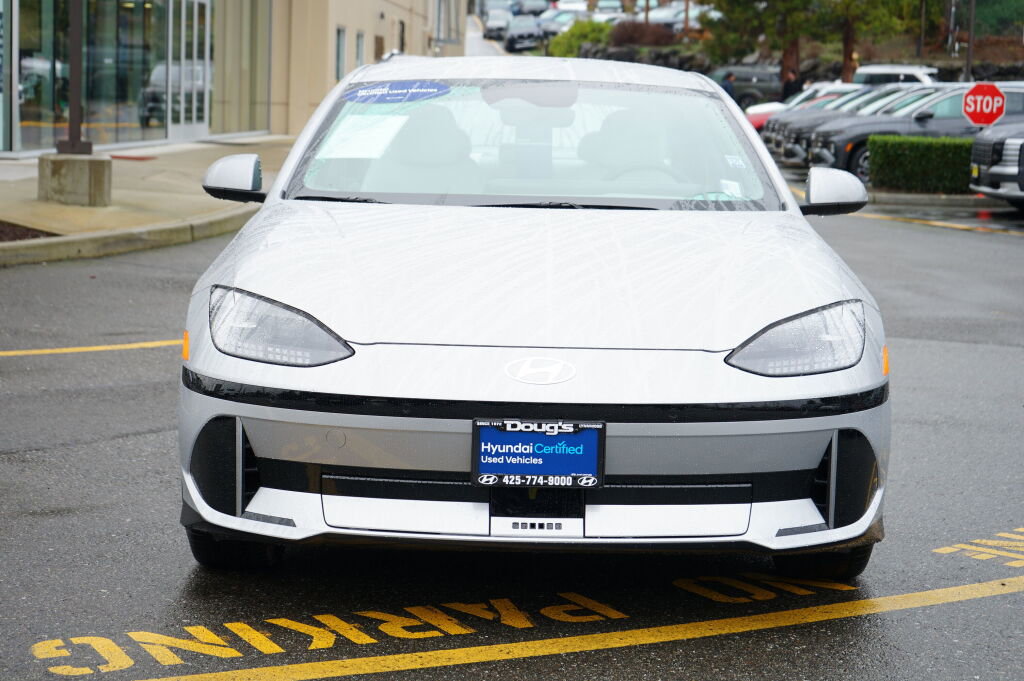 Used 2025 Hyundai Ioniq 6 SEL RWD image 2