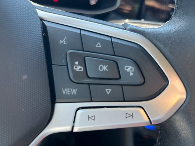 Used 2025 Volkswagen Jetta SE FWD image 24