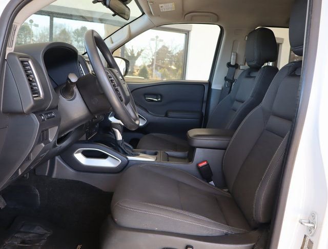 Used 2022 Nissan Frontier SV image 12
