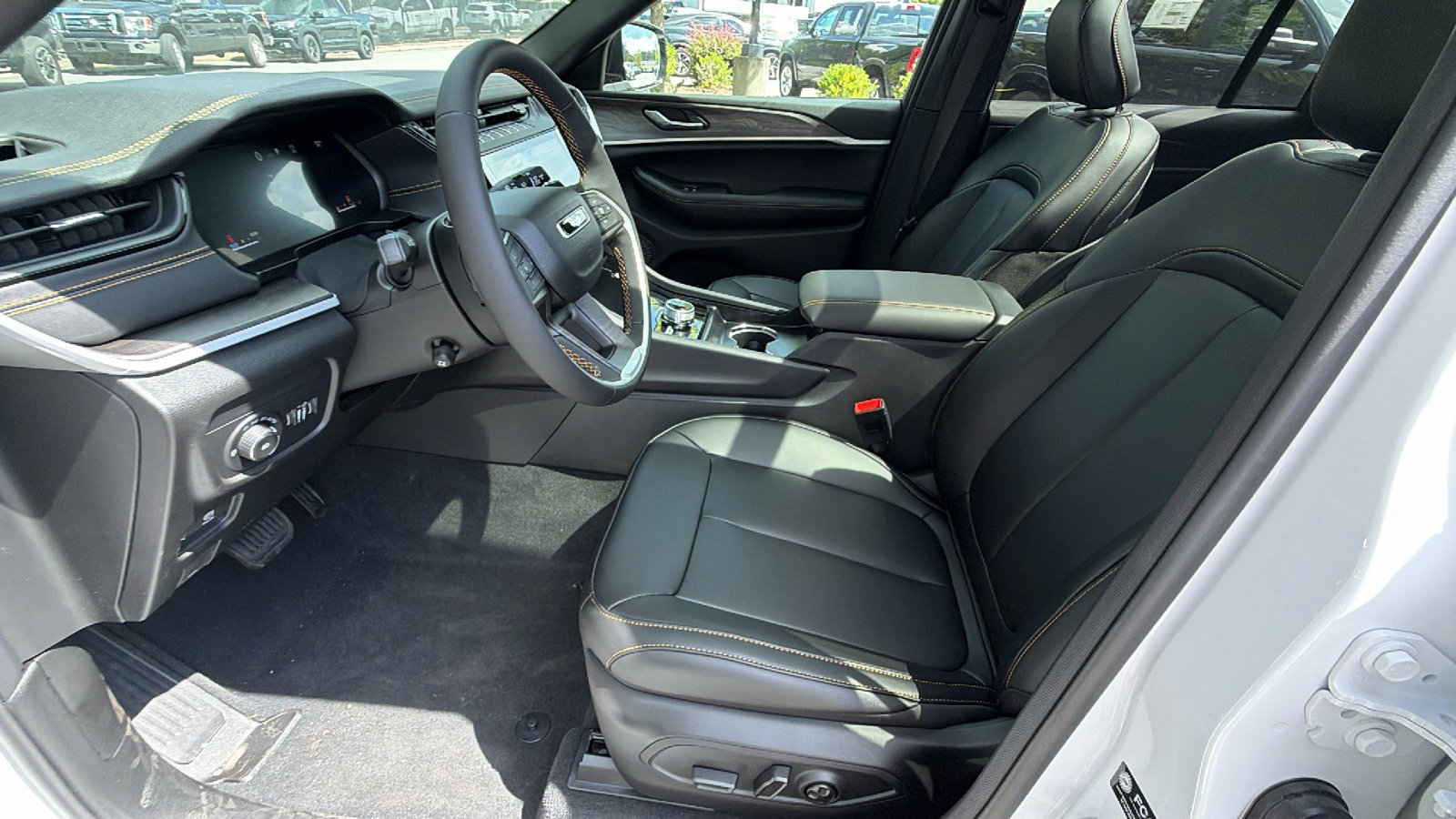 New 2026 Jeep Grand Cherokee Limited AWD/4WD image 16