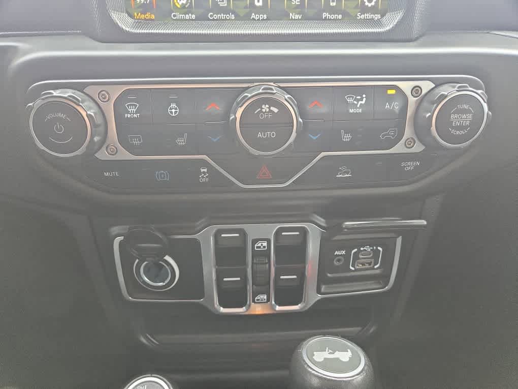 Used 2023 Jeep Wrangler Unlimited Sahara w/ Cold Weather Group AWD/4WD image 26