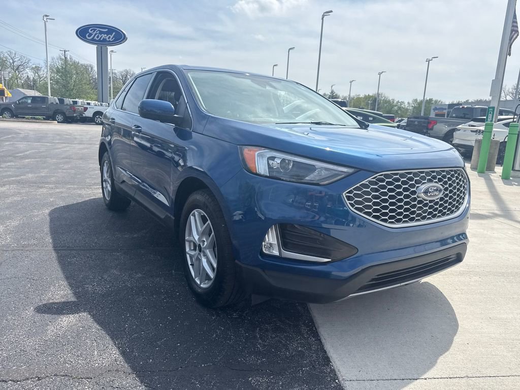 Used 2024 Ford Edge SEL w/ Convenience Package image 4