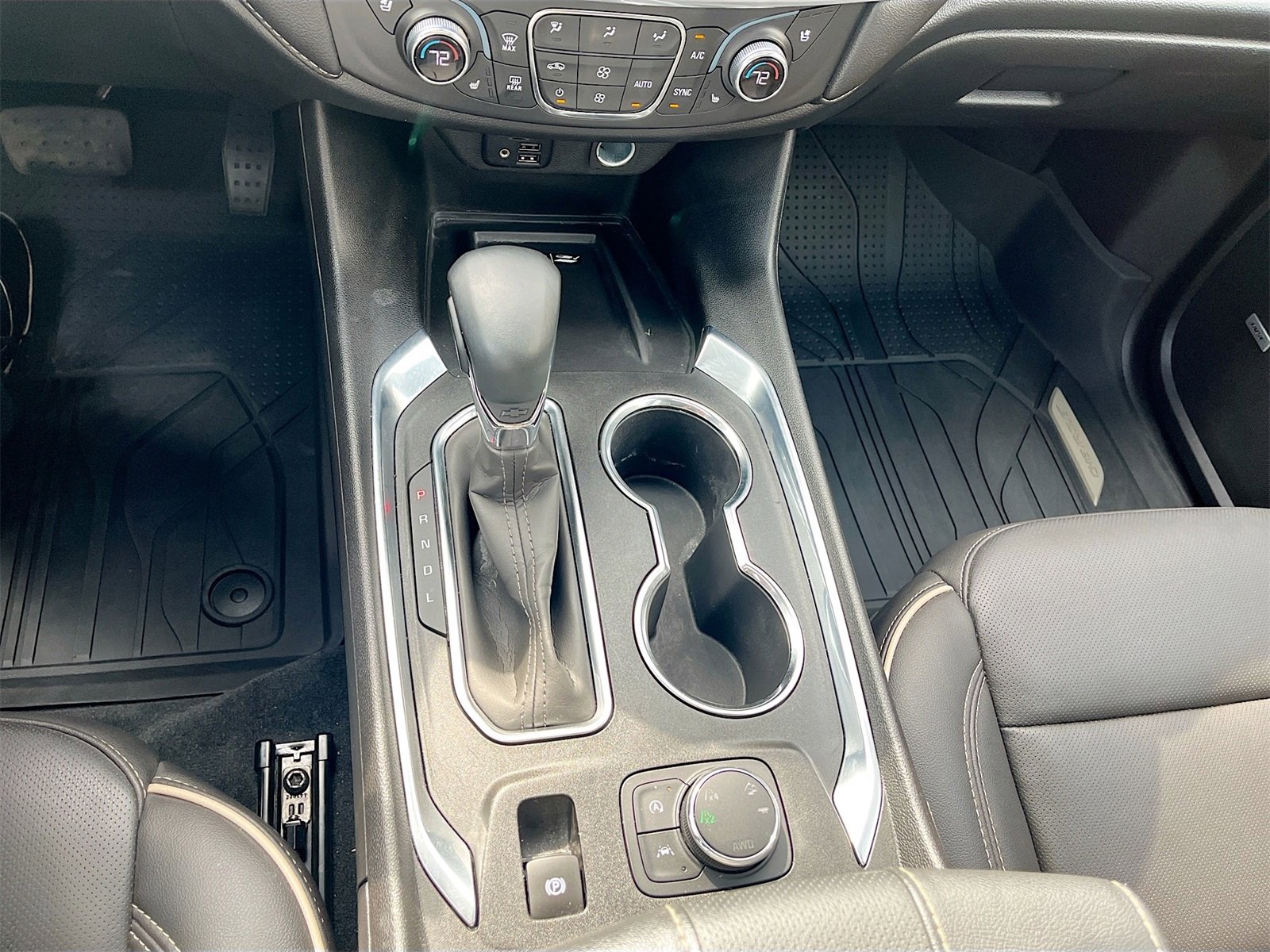 Used 2023 Chevrolet Traverse Premier w/ LPO, Floor Liner Package image 17