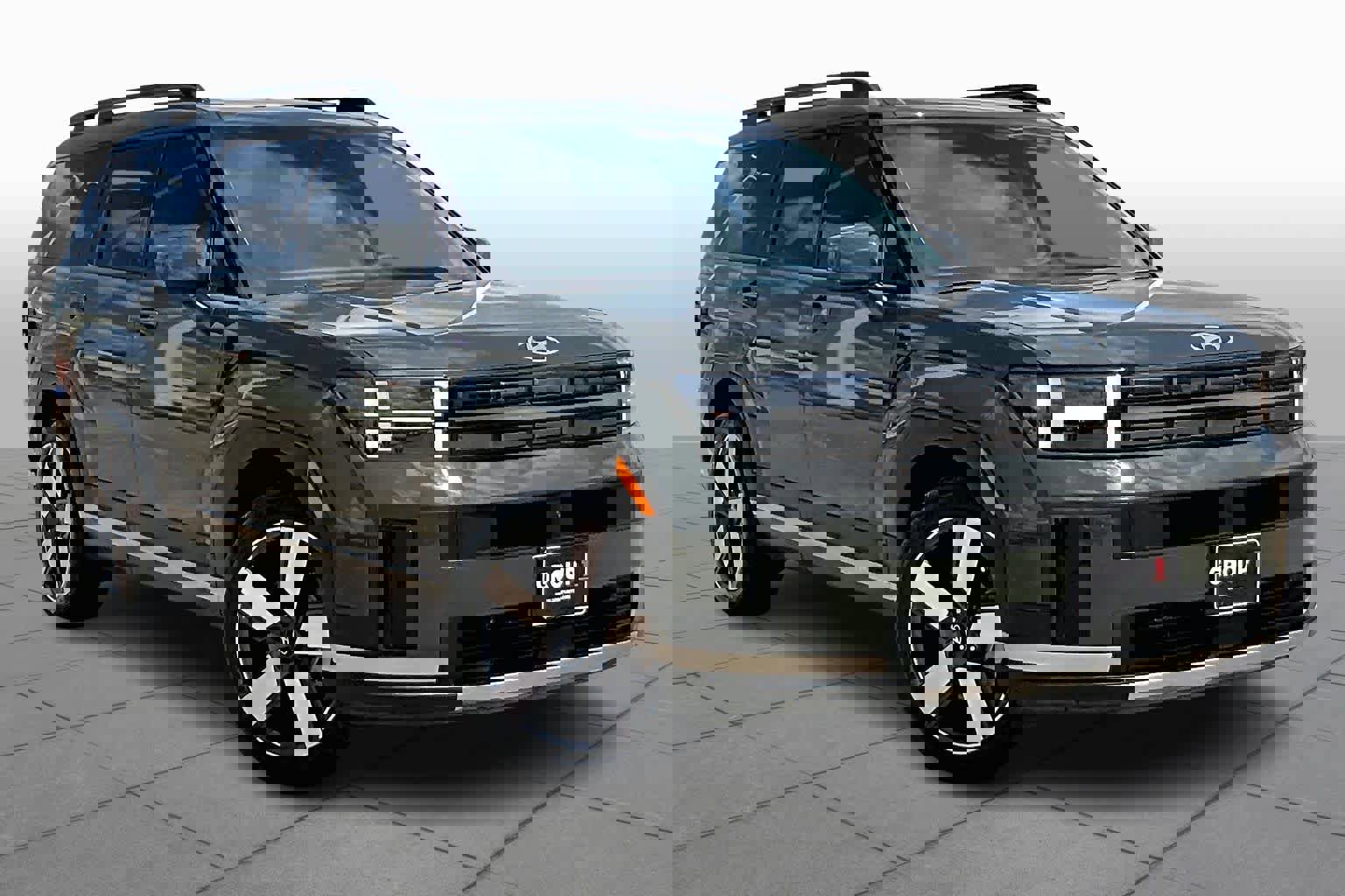 Used 2024 Hyundai Santa Fe Limited image 3