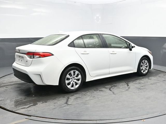 Used 2023 Toyota Corolla LE w/ Carpet Mat Package (TMS) FWD image 7