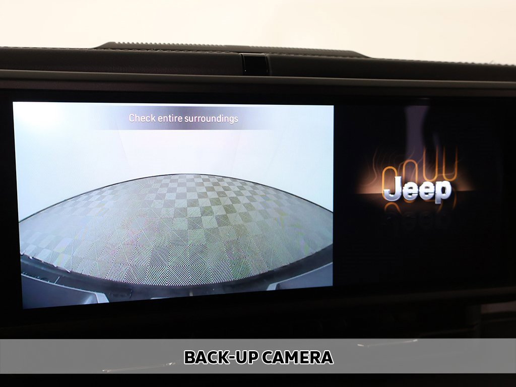 Used 2024 Jeep Wrangler Sahara image 4