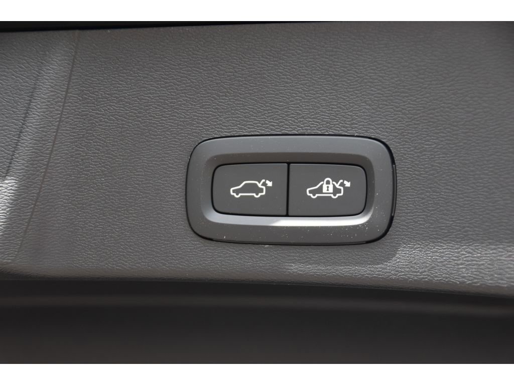 New 2026 Volvo XC40 B5 Core w/ Protection Package Premier AWD/4WD image 22