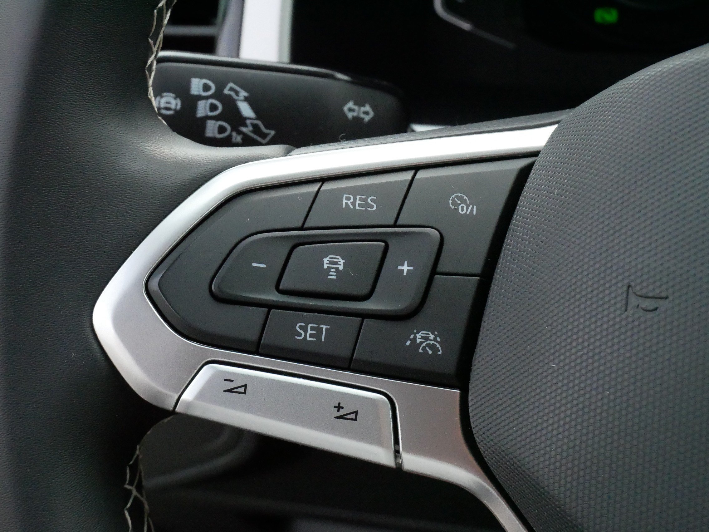 Certified 2023 Volkswagen Atlas SEL AWD/4WD image 26
