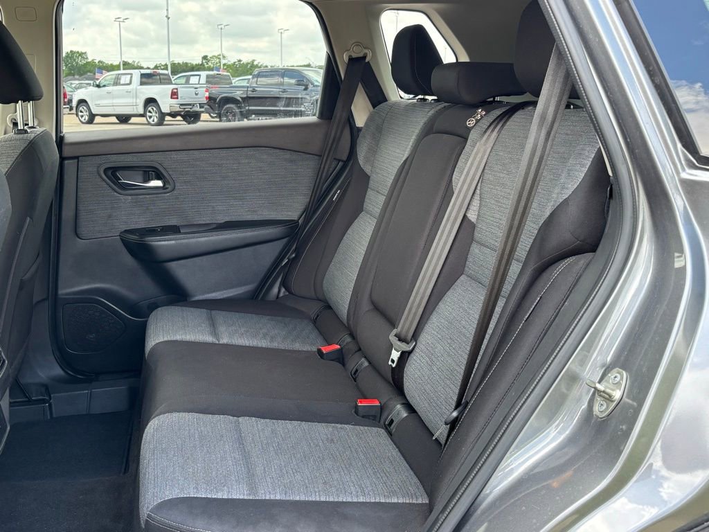 Used 2023 Nissan Rogue SV FWD image 14
