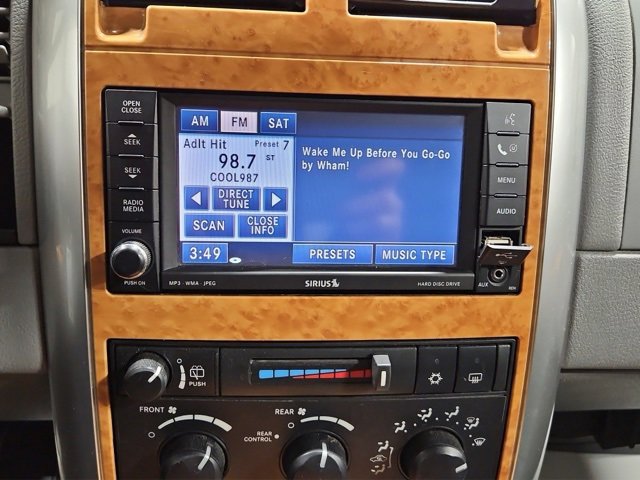 Used 2009 Chrysler Aspen Limited image 15