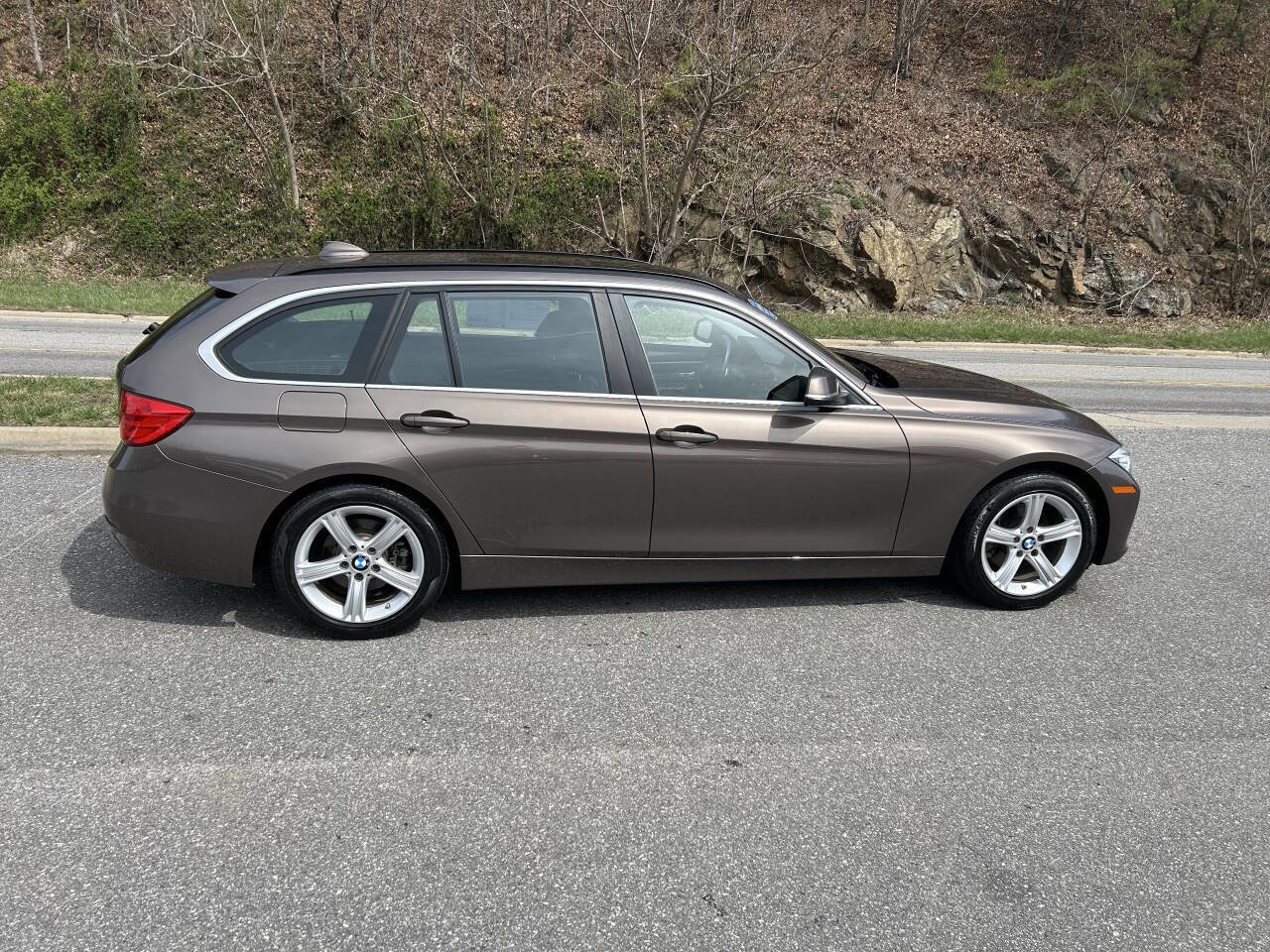 Used 2015 BMW 328i xDrive Wagon AWD/4WD image 8