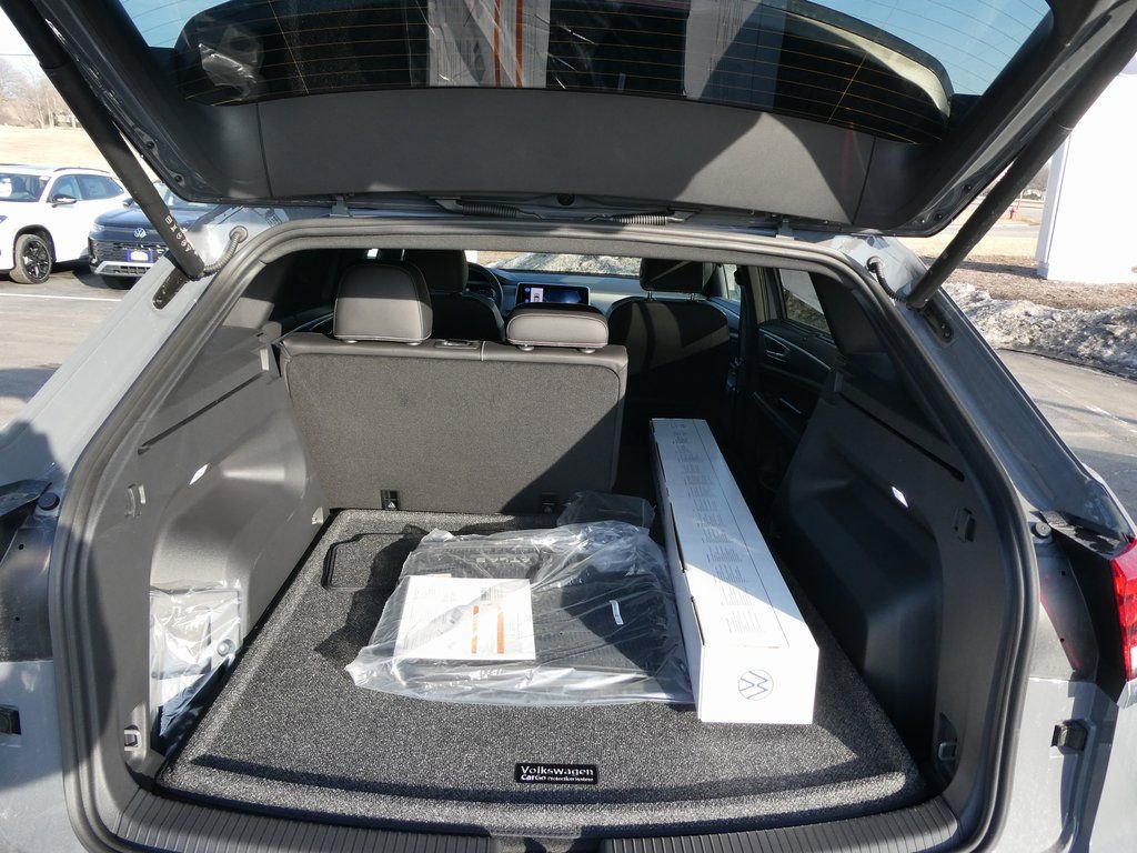 New 2026 Volkswagen Atlas Cross Sport SE image 17