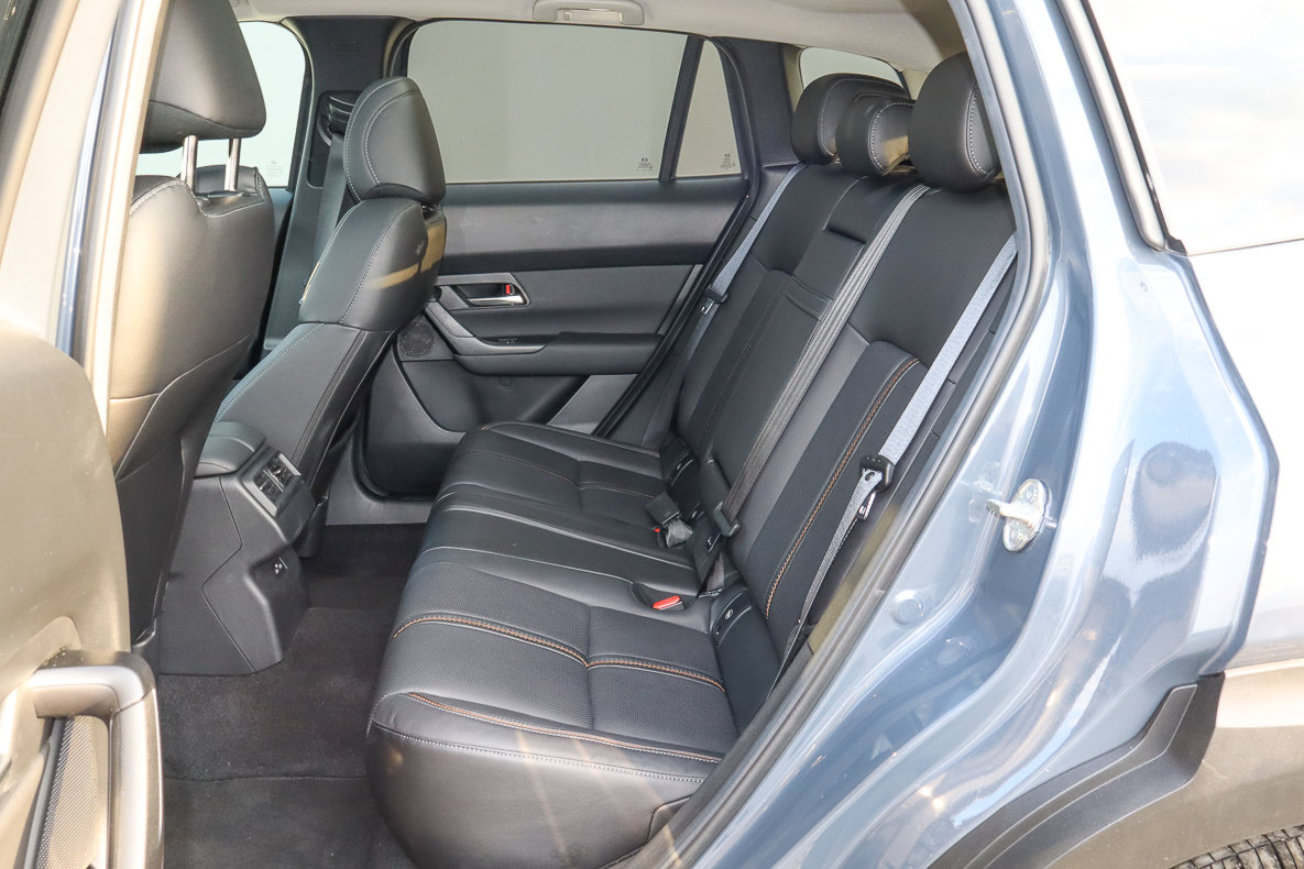 Used 2025 MAZDA CX-50 AWD 2.5 S w/ Premium Plus Pkg image 9