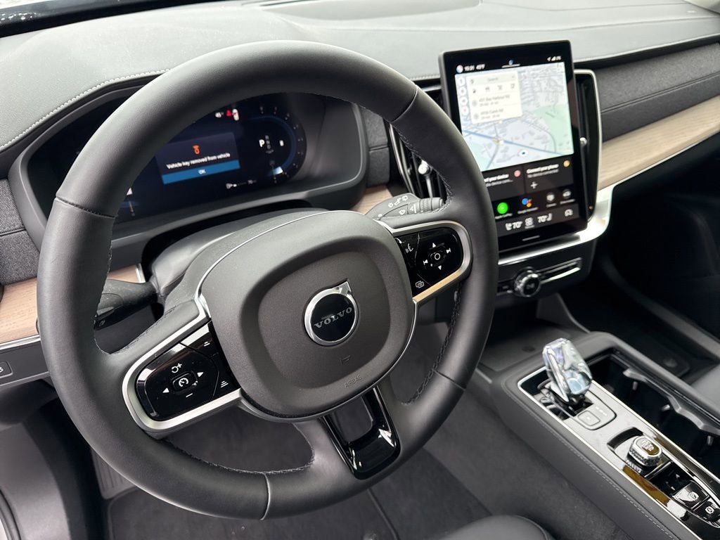 Used 2025 Volvo XC90 B6 Core w/ Climate Package image 25